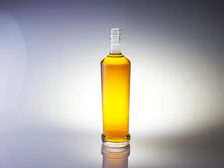 700ml hot selling glass bottle