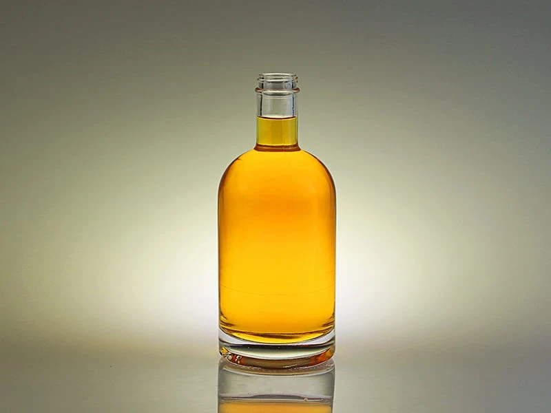 750ml 680g classic vodka bottle
